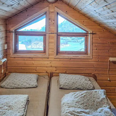 Дом отдыха Beautiful In Masfjordnes With Sauna *