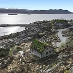 Cozy In Masfjordnes With Sauna