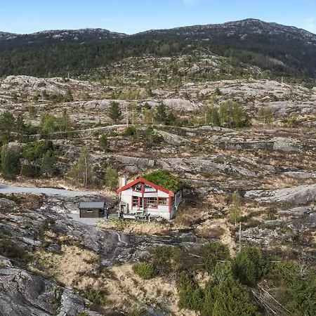 Cozy In Masfjordnes With Sauna Masfjorden